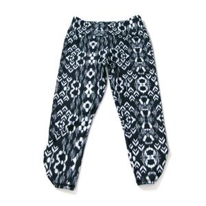 Jala Medium Cropped Patterned Black Gray and White Leggings